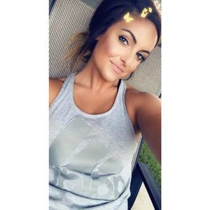 Meet your Posher, Macy